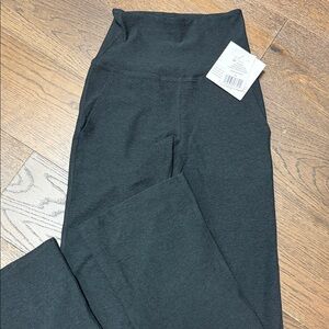 Beyond yoga High-Waist pocket bootcut Leggings - Black space dye NWT size XS